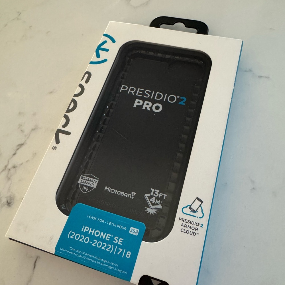 Speck Presidio2 Pro Case for iPhone SE - Black